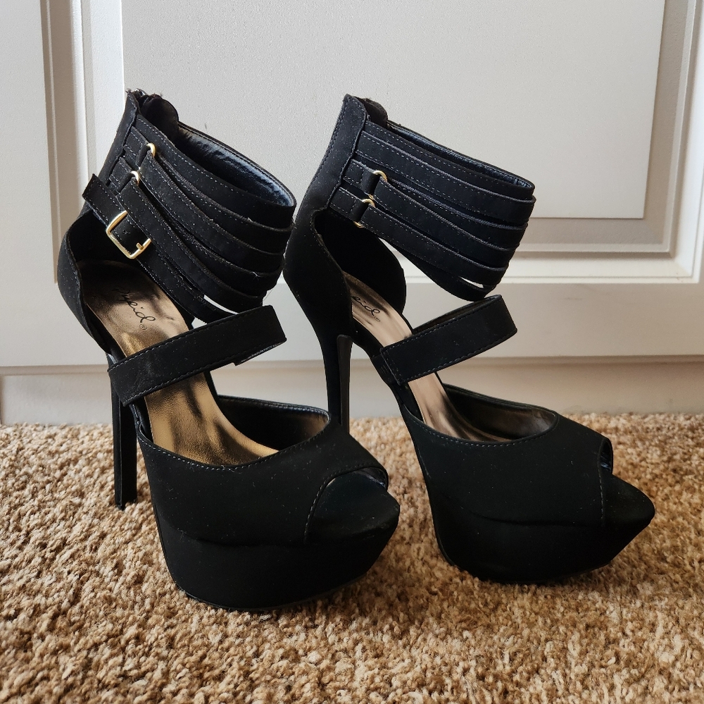 Qupid Letti Heels Sz 7
